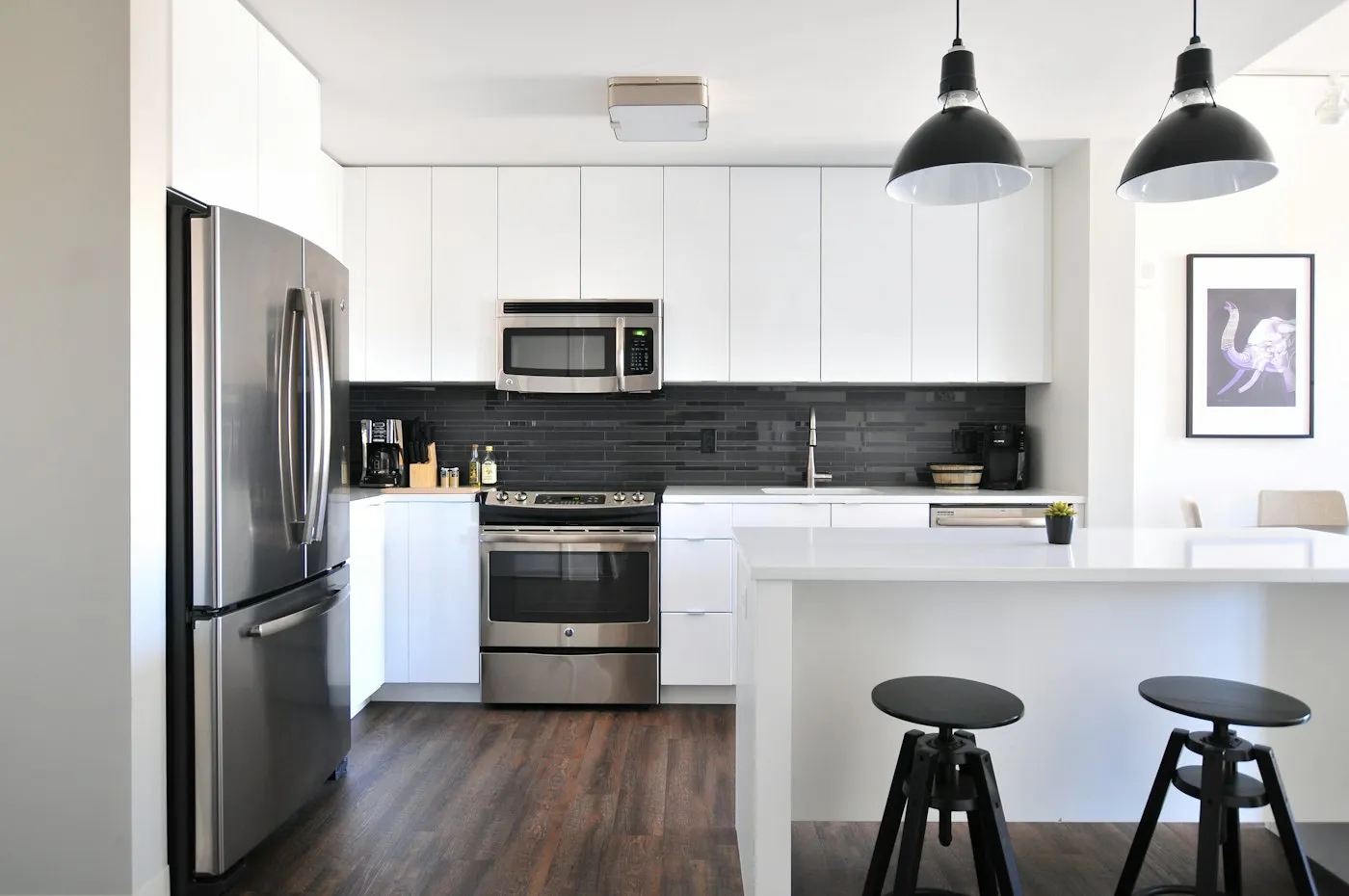 1BR kitchen